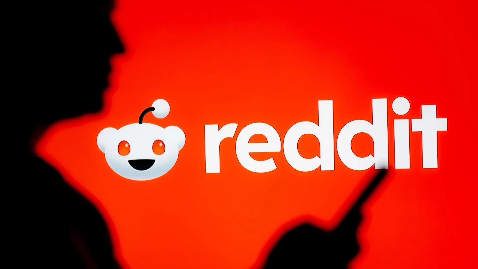 Reddit is now blocking your access to its mobile website, forcing users into its app instead: "I just won't use Reddit anymore"